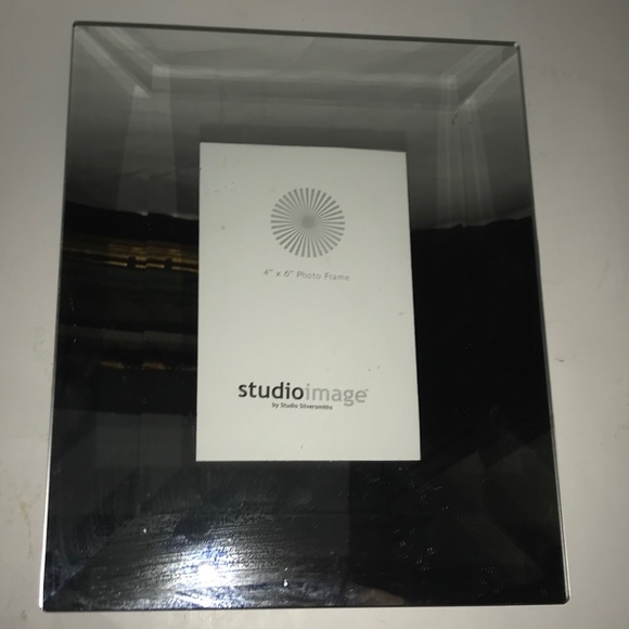 New Studio Silversmiths Bevelled Mirror Frame - Picture 2 of 8